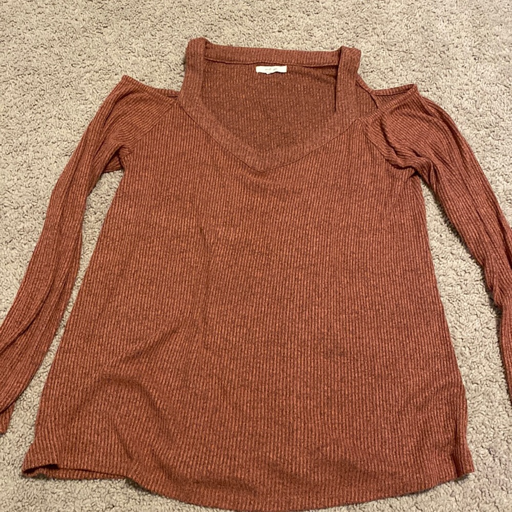 Cold shoulder top